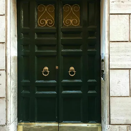 Pantheon Old Apartment Rome